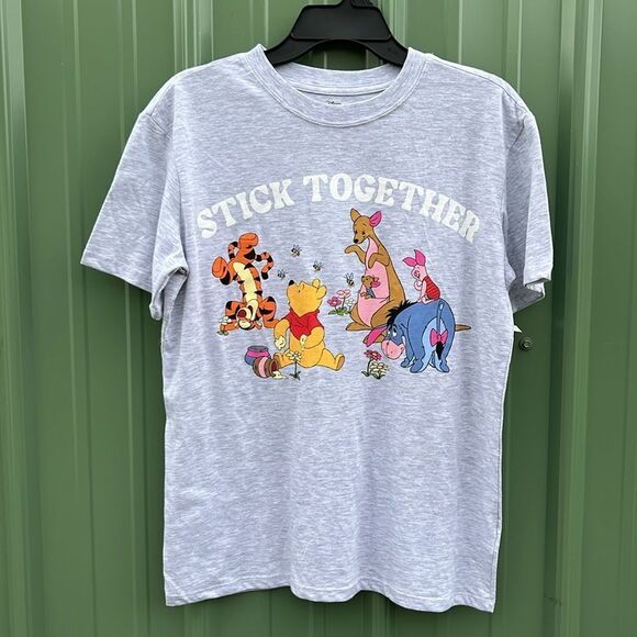 Disney Winnie the Pooh Graphic Short Sleeve T-Shirt Size S - Picture 1 of 9